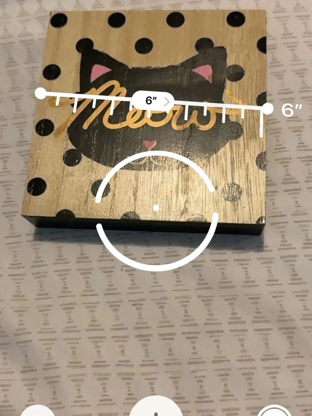 Gold and Black 'Meow' Cat Sign for Cats